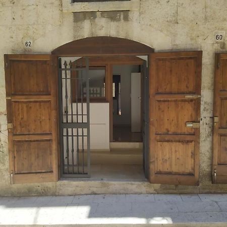 Apartamento Il Rosso E Il Nero Barletta Exterior foto